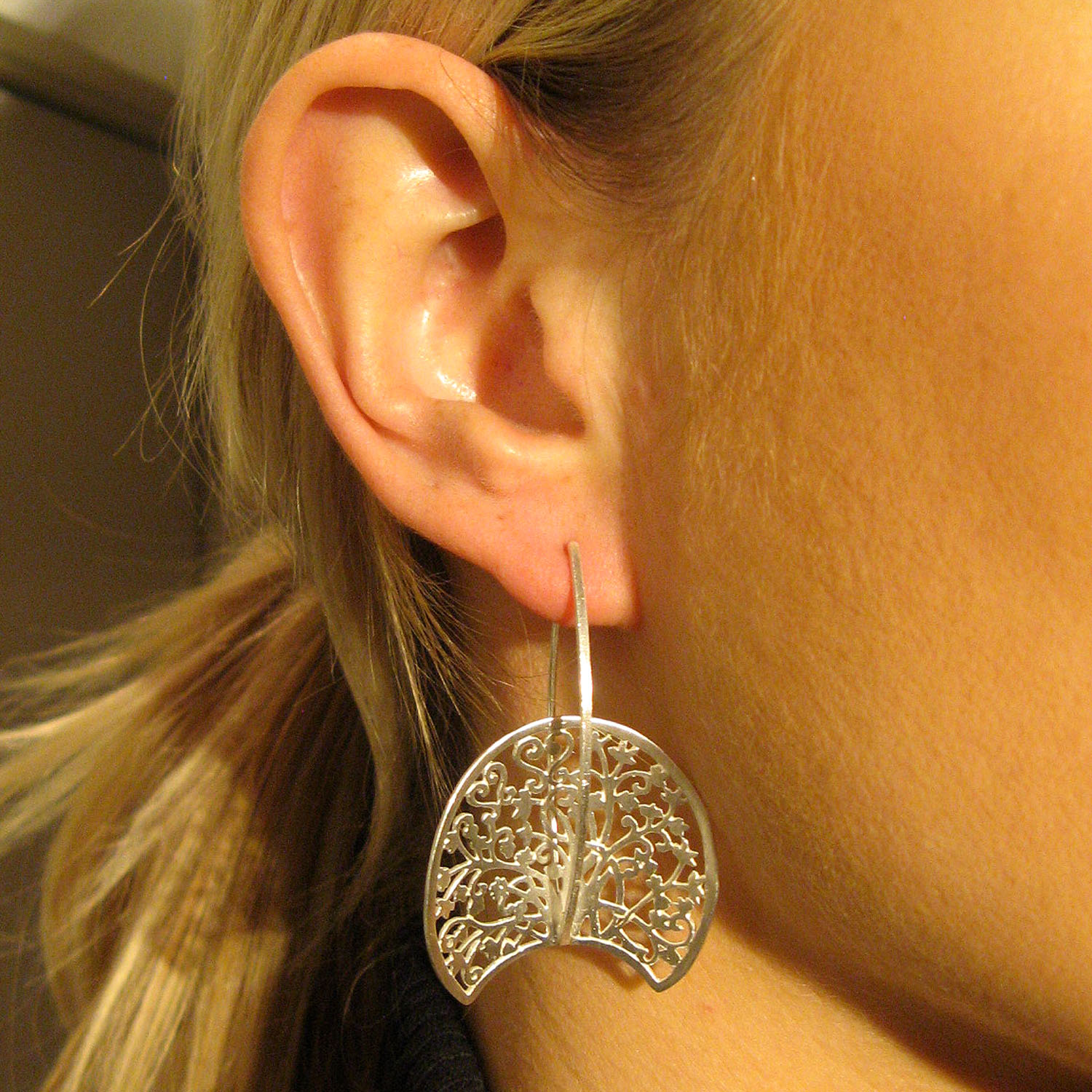 Floraler Ohrhänger in Silber