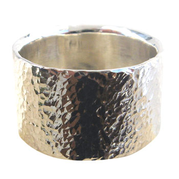 massiver Silberring, gehämmert