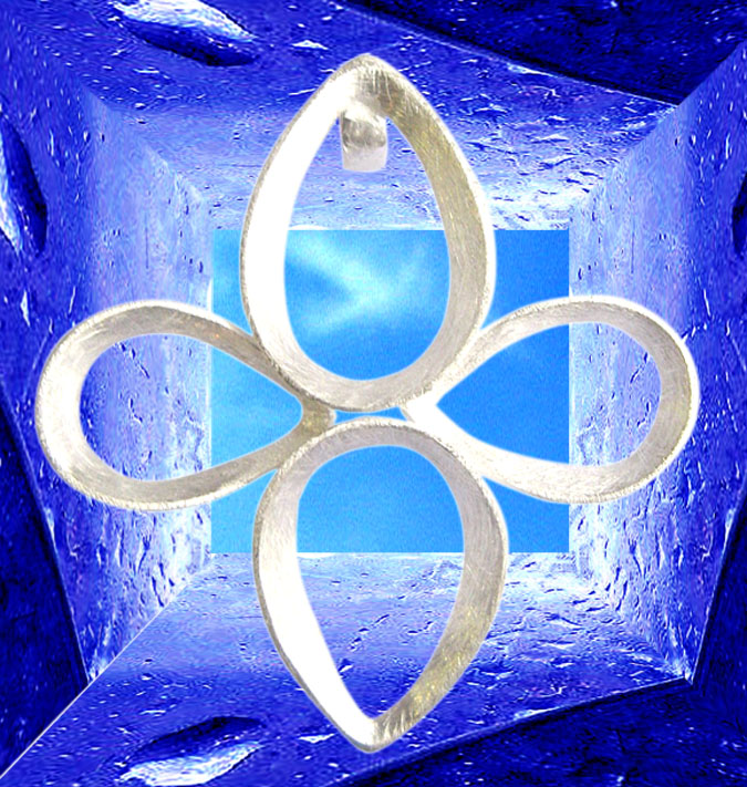 P 690  Blütenanhänger aus Silber