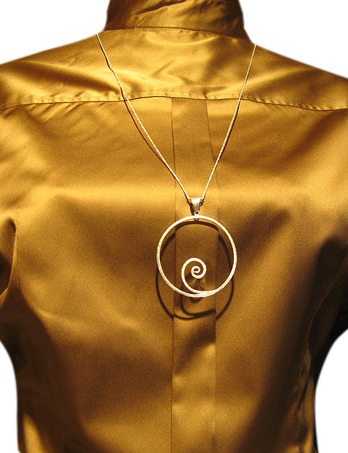 Silberanhänger mit Spirale