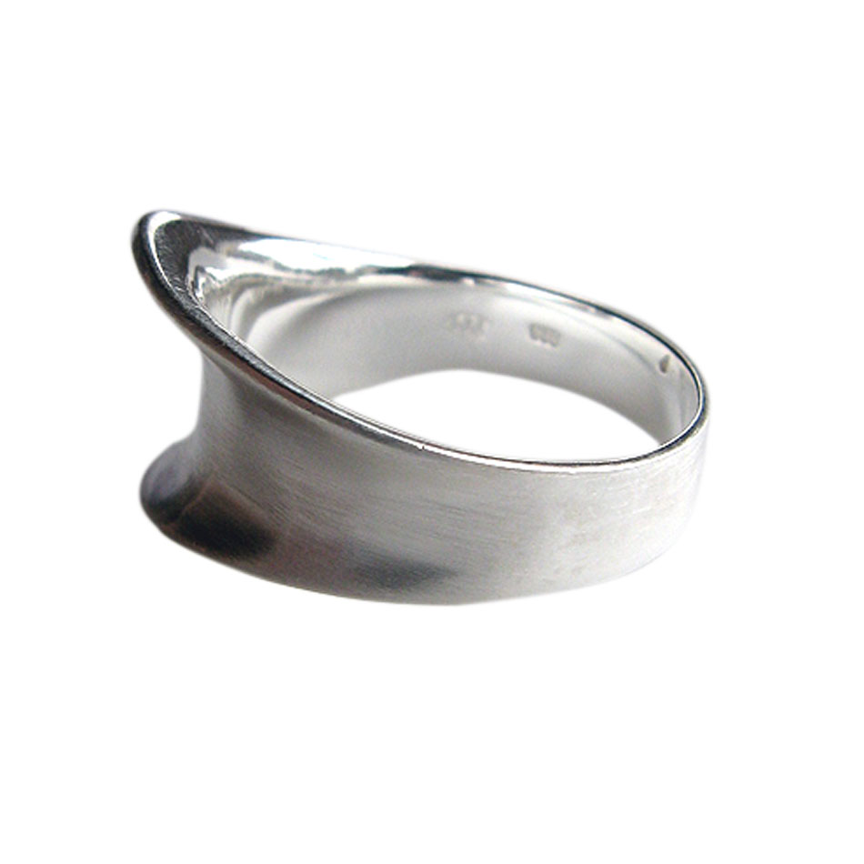 R 722  geschwungener Silberring