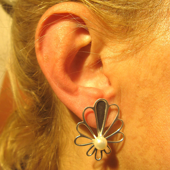 Ohrstecker , Silber mit Perle