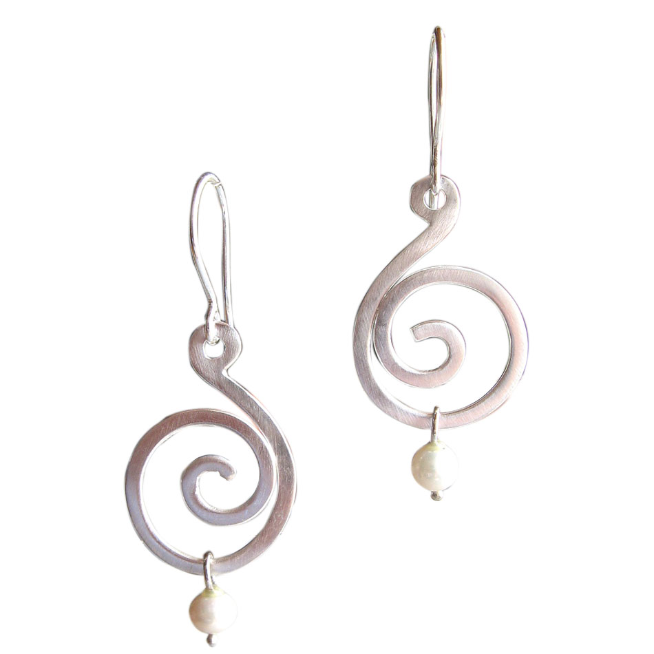 Ohrhänger  aus Silber mit Perle.