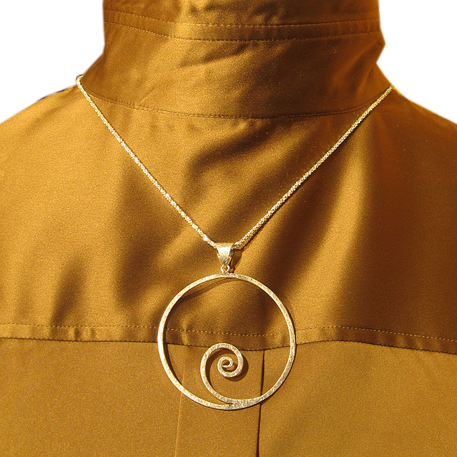 Silberanhänger mit Spirale