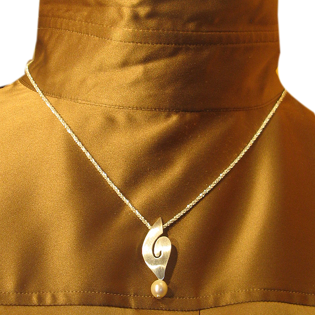 Silberhänger mit Perle