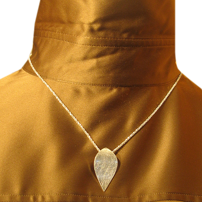 Silberanhänger Blütenblatt