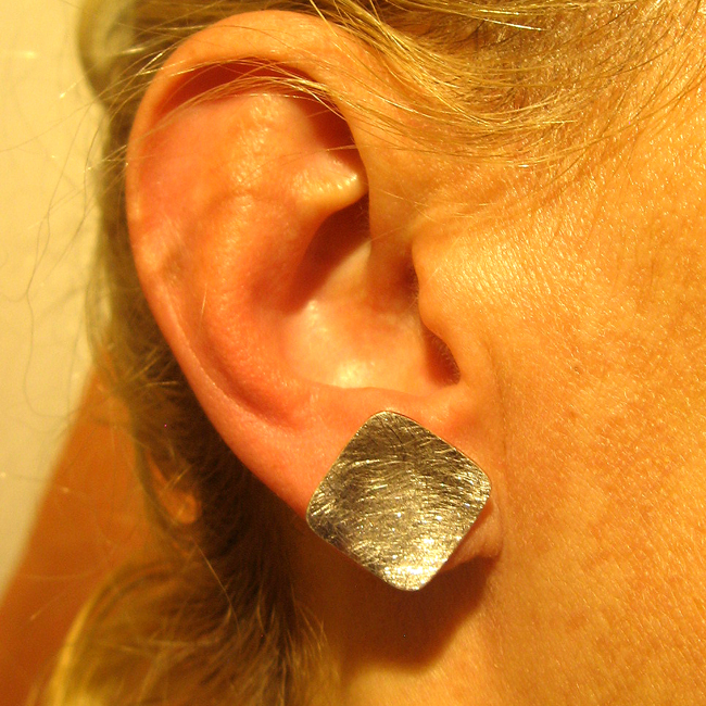 quadratische Ohrstecker, Silber, einmatt
