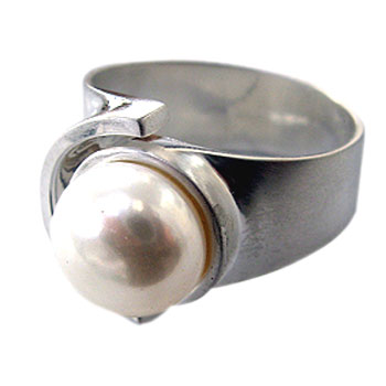 offener Silberring mit Perle