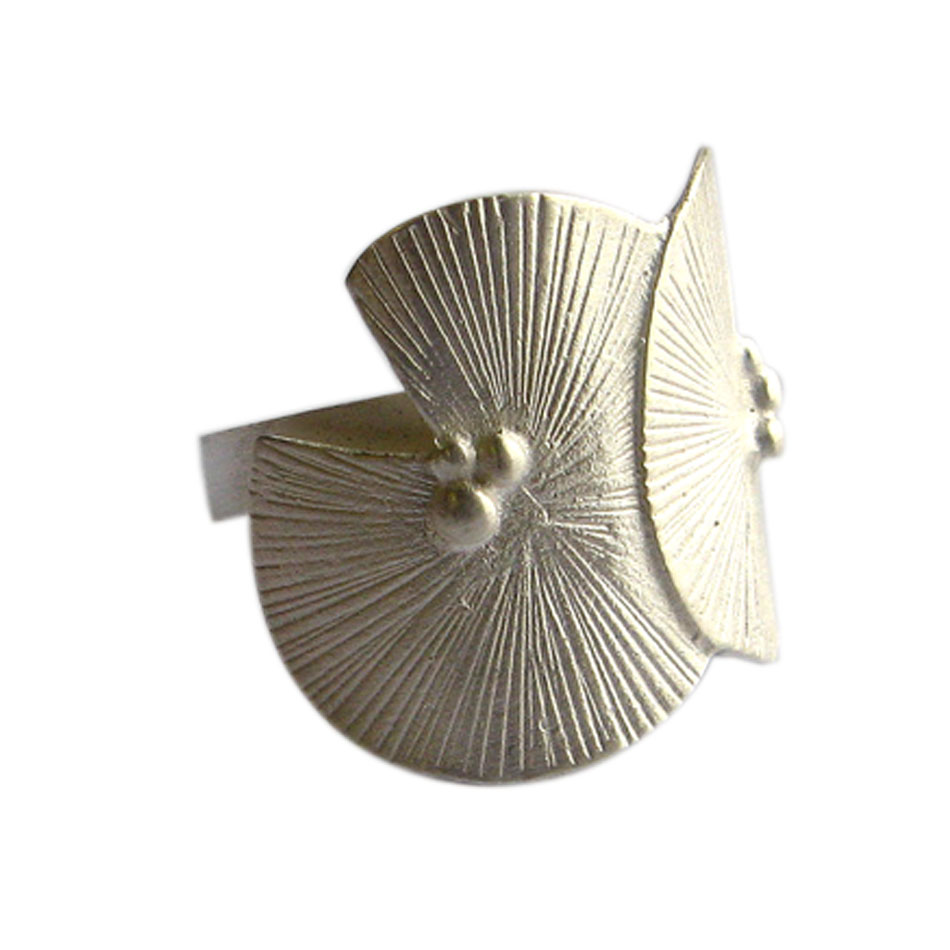 R 706  Lotusflower Ring